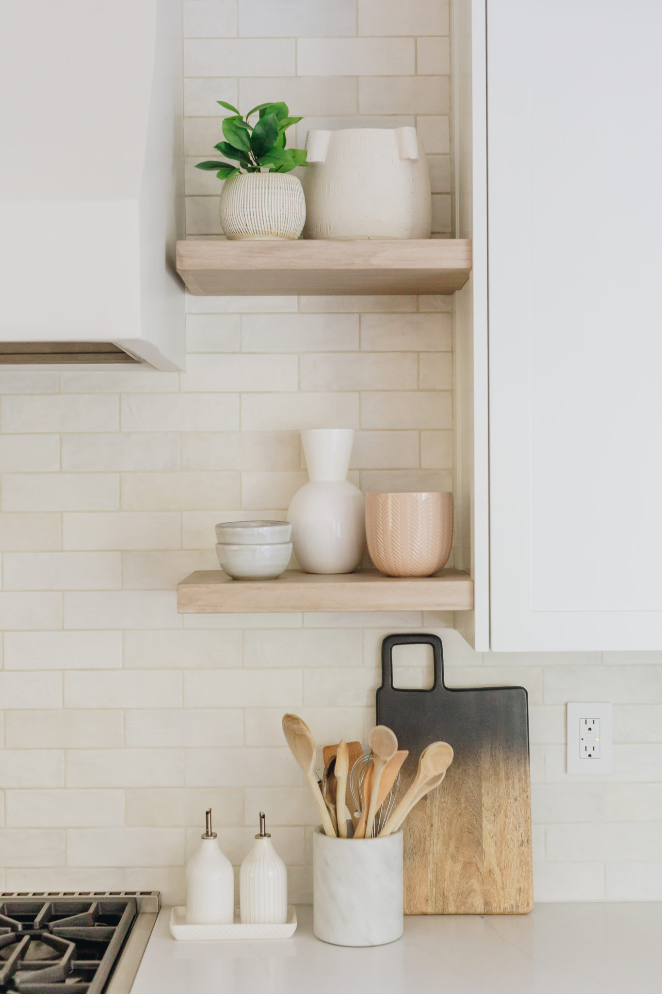 How To Style Floating Shelves Like a Designer - rebeccarollinsinteriors.com